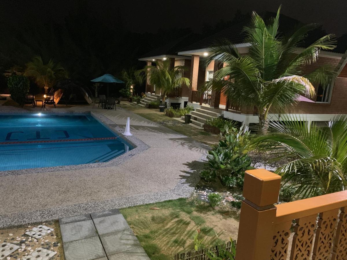 Hotel Casa Tanjung Jara Dungun Exterior foto