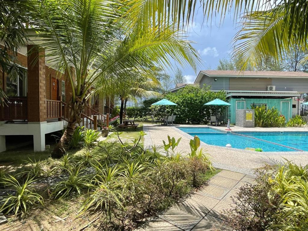 Hotel Casa Tanjung Jara Dungun Exterior foto
