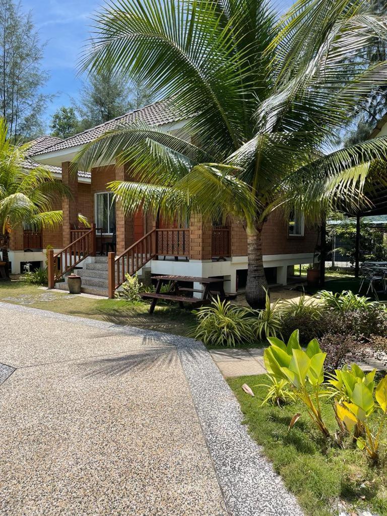 Hotel Casa Tanjung Jara Dungun Exterior foto