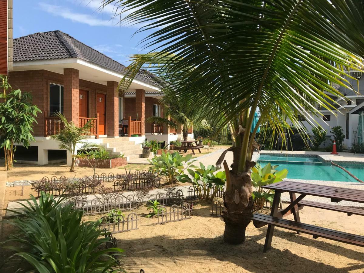 Hotel Casa Tanjung Jara Dungun Exterior foto